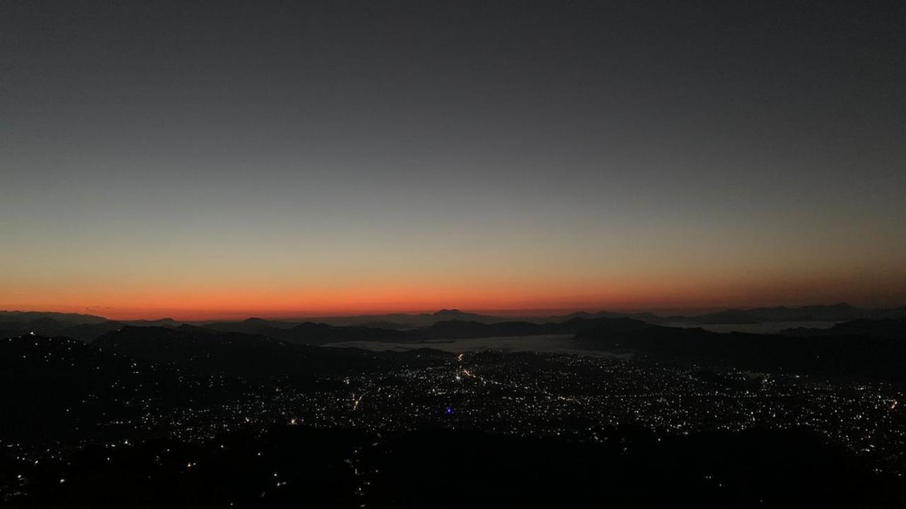 Hotel Pristine Himalaya Pokhara Bagian luar foto