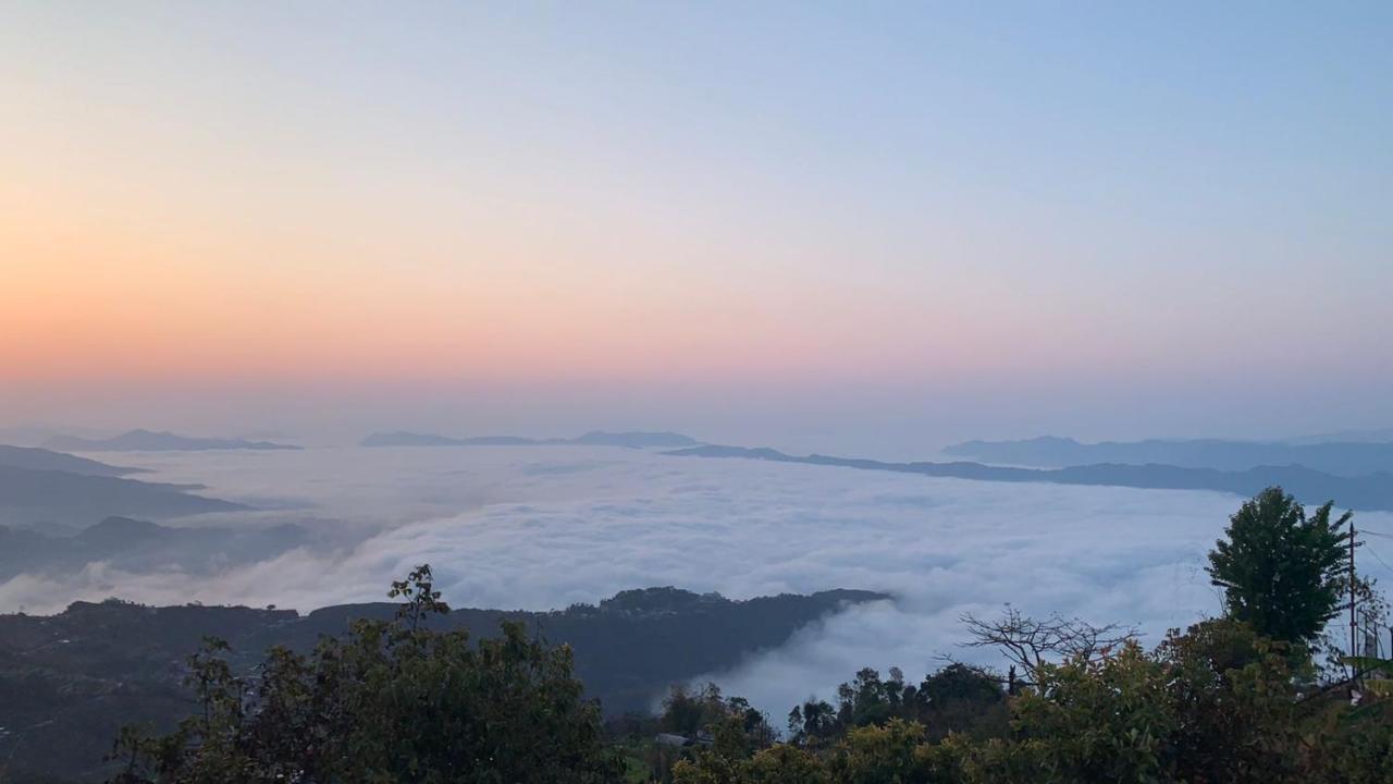 Hotel Pristine Himalaya Pokhara Bagian luar foto