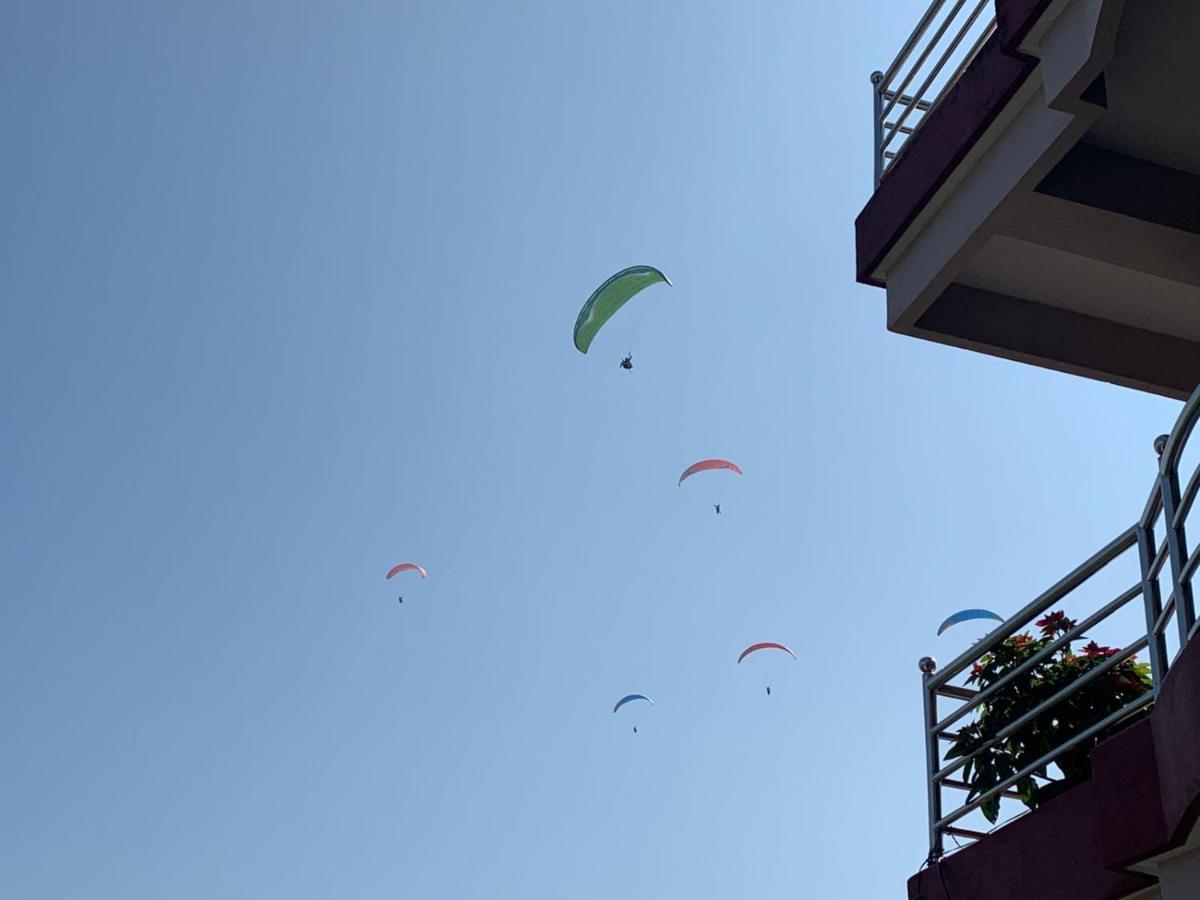 Hotel Pristine Himalaya Pokhara Bagian luar foto