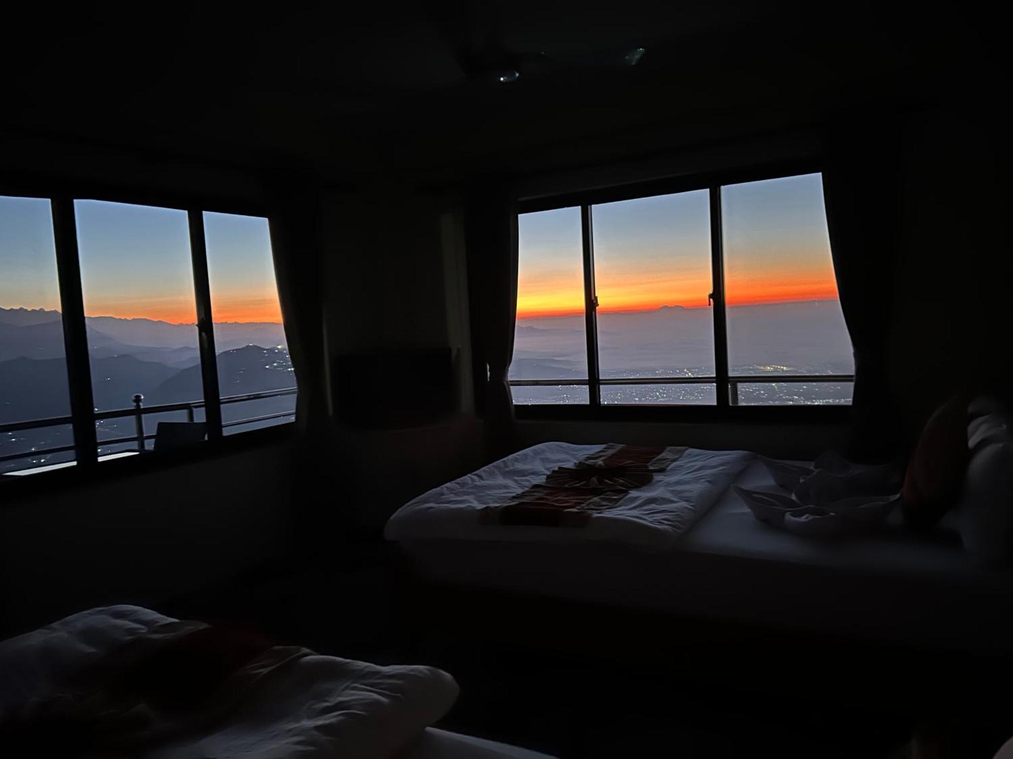 Hotel Pristine Himalaya Pokhara Bagian luar foto