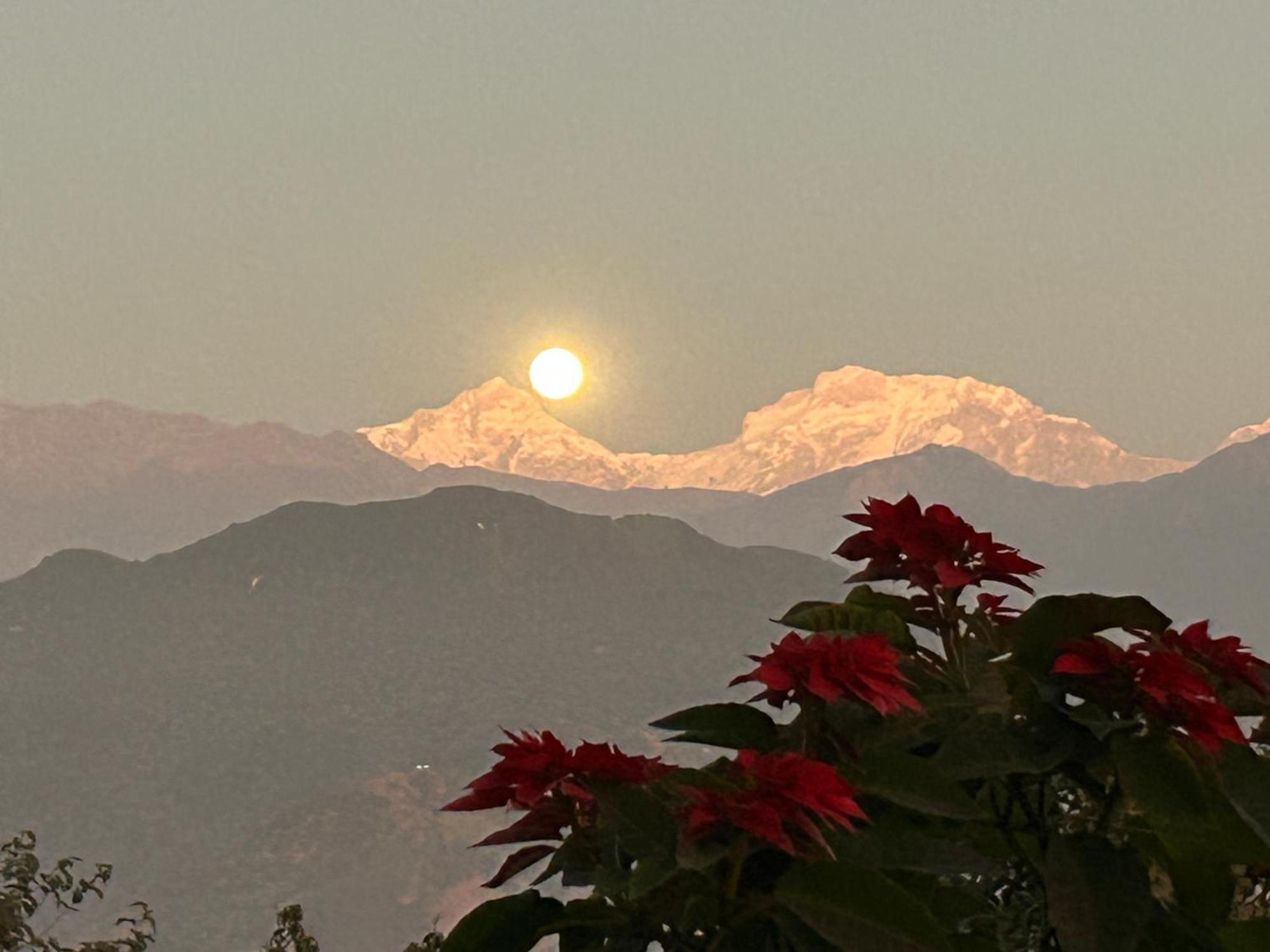 Hotel Pristine Himalaya Pokhara Bagian luar foto