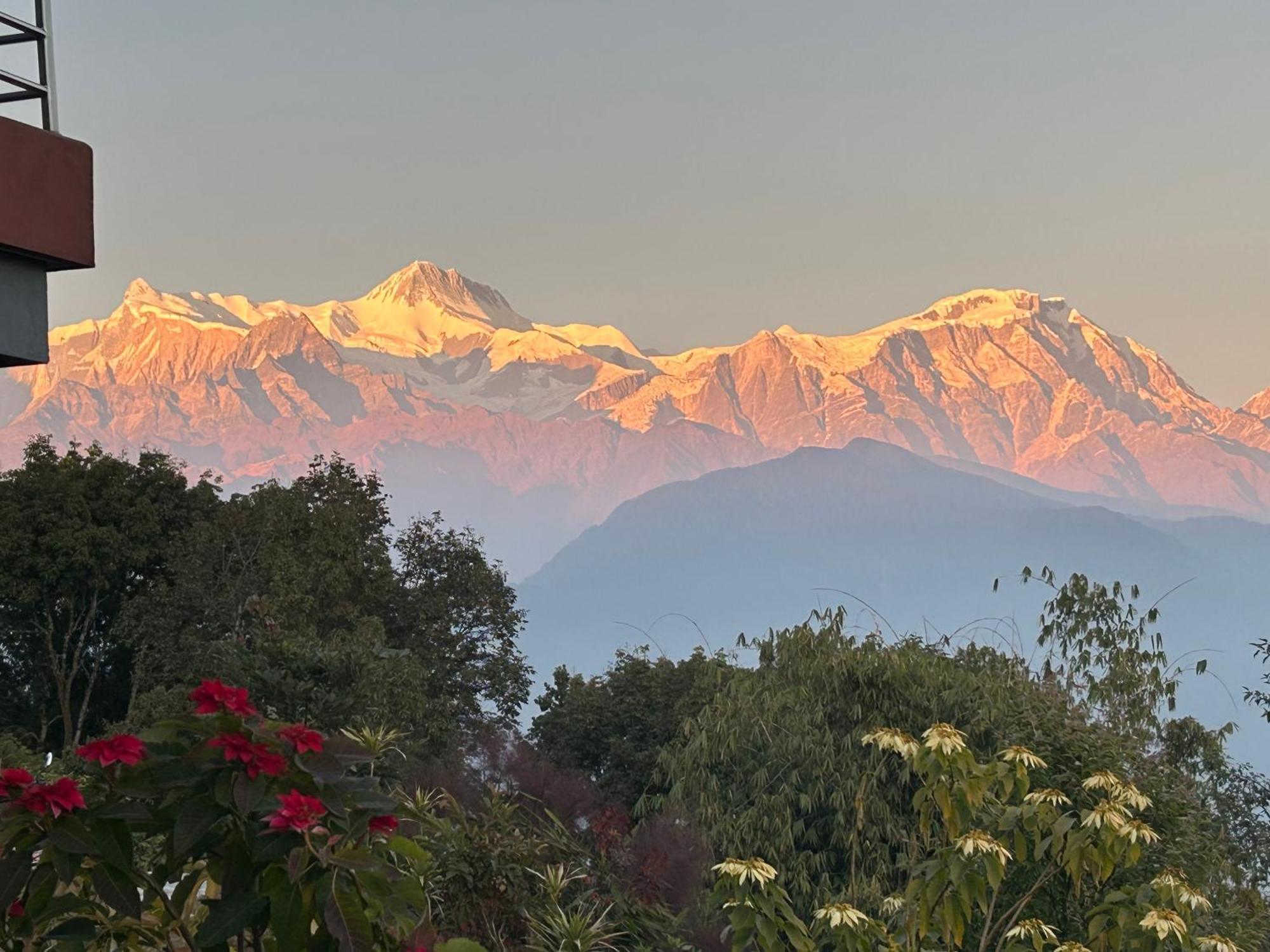 Hotel Pristine Himalaya Pokhara Bagian luar foto