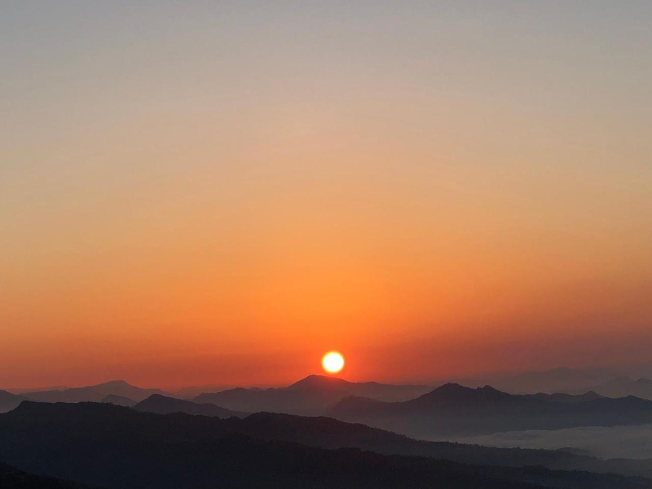 Hotel Pristine Himalaya Pokhara Bagian luar foto